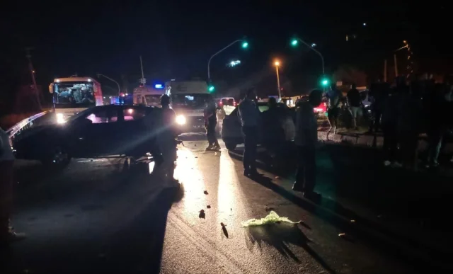 Muğla'da Korkunç Kaza Beton Mikseri ile Otomobil Çarpıştı