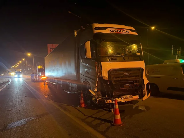 Çanakkale'de Yol Korkunç Kazaya Sahne Oldu: Traktördeki Çift Hayatını Kaybetti