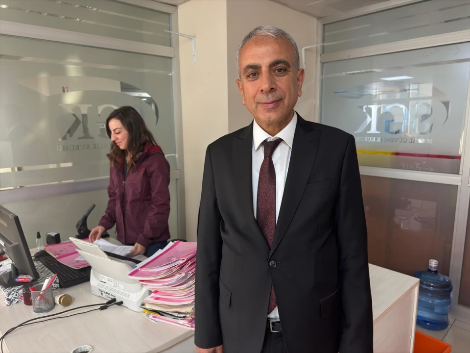 SGK İzmir Arşivinde Dijital Devrim: 75 Milyon Evrak Elektronik Ortama Geçiyor