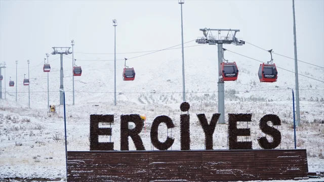 Erciyes Dağı'nda Kasım Ayında Beyaz Şölen