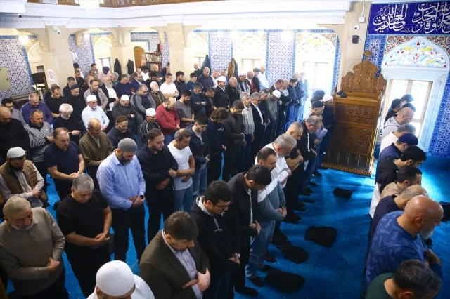 Gürcistan'daki uçak kazasında şehit düşen askerler Bakü'de anıldı