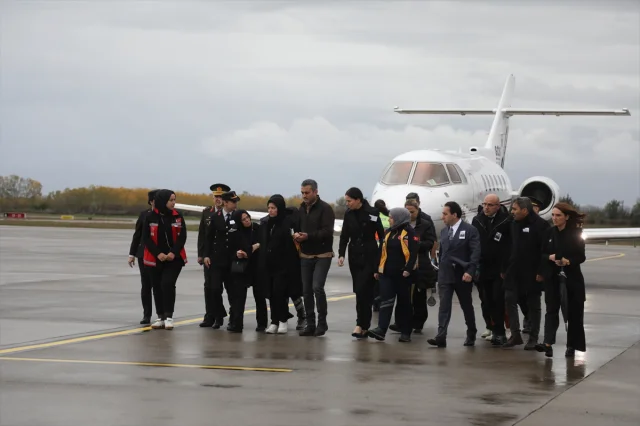 Azerbaycan-Gürcistan Sınırında Düşen Uçakta Şehit Olan Astsubay Emre Altıok, Samsun'da Son Yolculuğu...