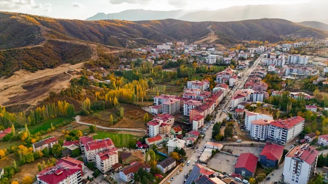 Bitlis'teki Hizan ormanlarının sonbahar büyüsü