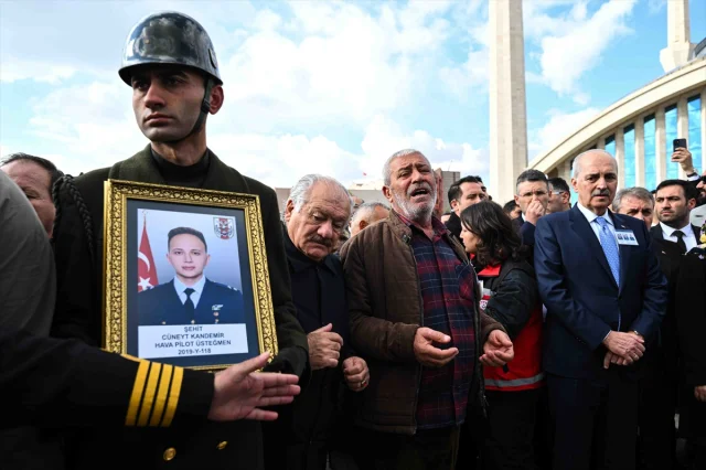 Türkiye'nin Kahramanları Son Yolculuklarına Uğurlandı