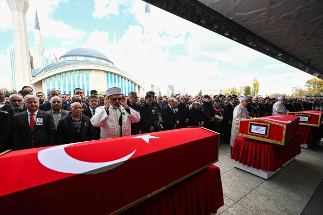Türkiye'nin Kahramanları Son Yolculuklarına Uğurlandı