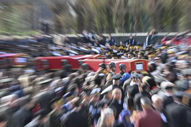 Türkiye'nin Kahramanları Son Yolculuklarına Uğurlandı