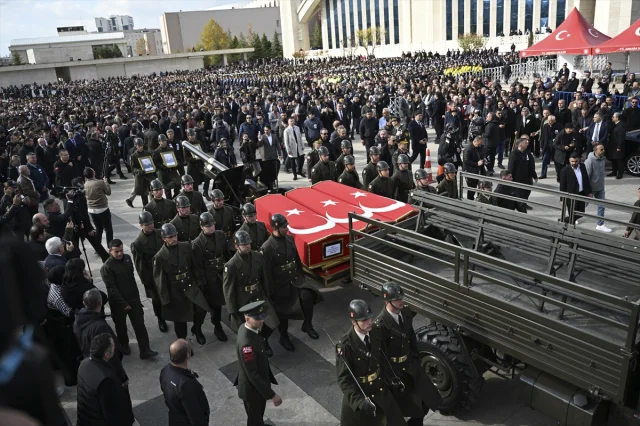 Türkiye'nin Kahramanları Son Yolculuklarına Uğurlandı