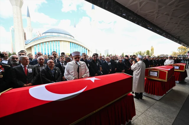 Türkiye'nin Kahramanları Son Yolculuklarına Uğurlandı