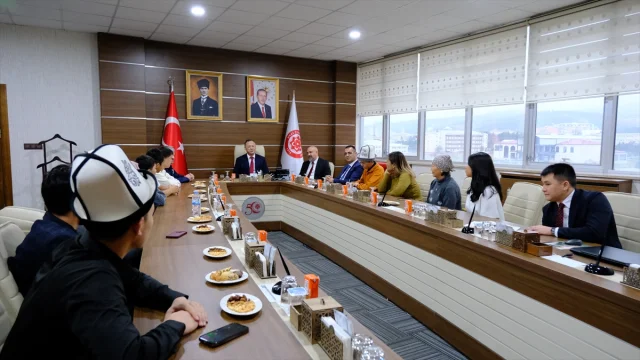 Kırgızistan Büyükelçisinin Sivas Ziyareti Eğitim Alanında Yeni Fırsatlar Sunuyor