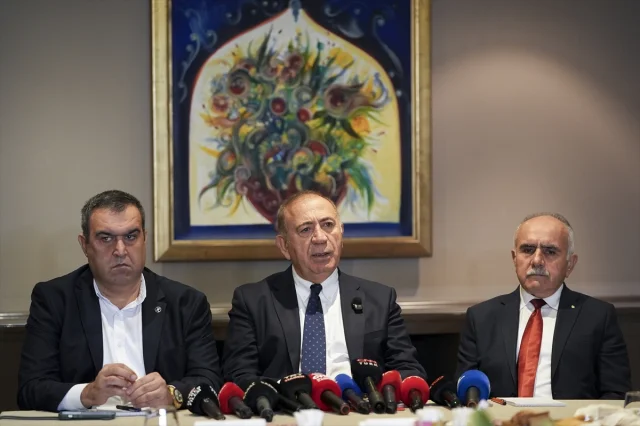 CHP İstanbul'da Sular Durulmuyor: Gürsel Tekin Açıklamalarda Bulundu