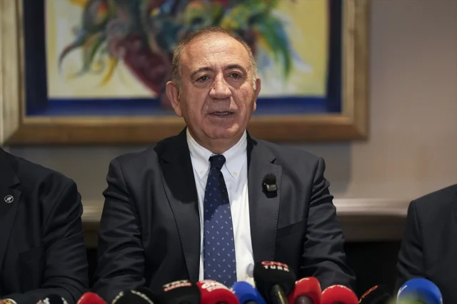 CHP İstanbul'da Sular Durulmuyor: Gürsel Tekin Açıklamalarda Bulundu