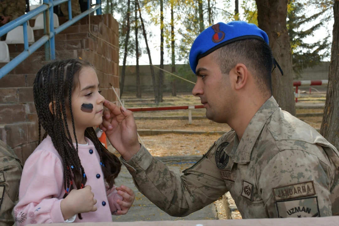 Batman'da jandarma öğrencilere unutulmaz tatil yaşattı