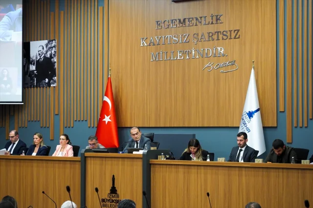 İzmir Belediyesi'nin Gündeminde Rekor Borçlanma