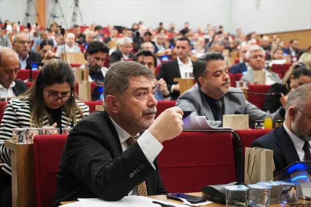 İzmir Belediyesi'nin Gündeminde Rekor Borçlanma