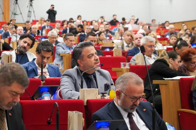 İzmir Belediyesi'nin Gündeminde Rekor Borçlanma