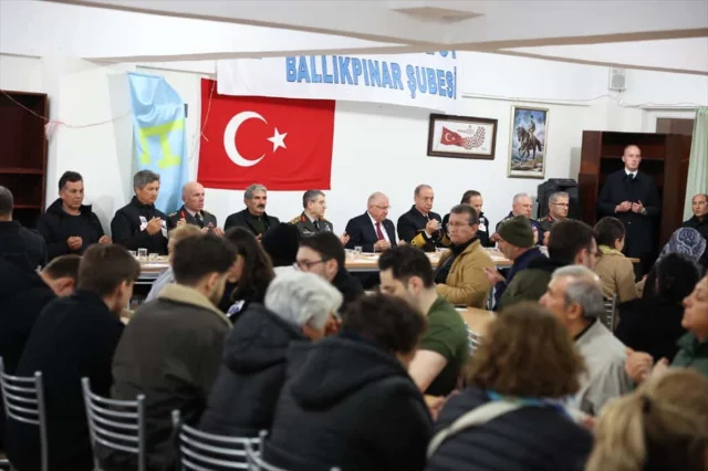 Bakan Güler'den düşen askeri uçak şehitlerine anlamlı ziyaret