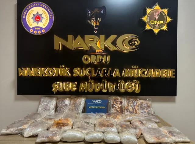 Ordu'da Şok Detay: Otomobilin Kapılarında Kilolarca Uyuşturucu Ele Geçirildi