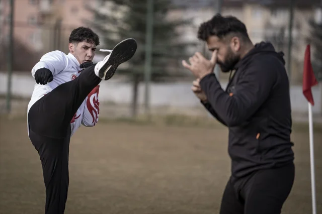 Milli sporcular Palandöken'de şampiyona öncesi güç topluyor