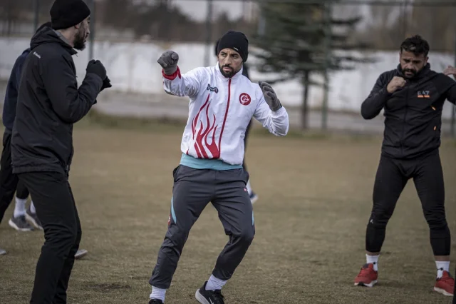 Milli sporcular Palandöken'de şampiyona öncesi güç topluyor