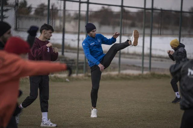 Milli sporcular Palandöken'de şampiyona öncesi güç topluyor