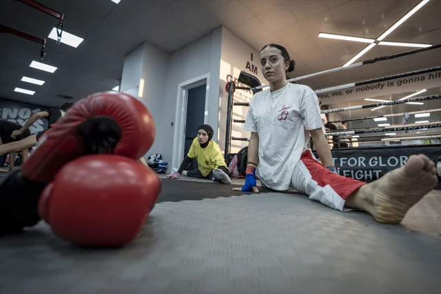 Milli sporcular Palandöken'de şampiyona öncesi güç topluyor