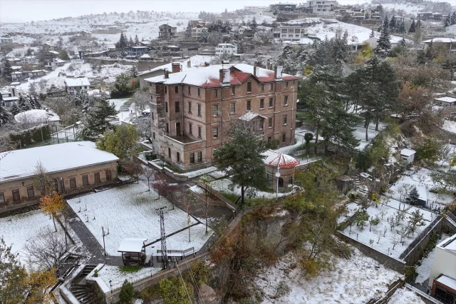 Kayseri'de Kar Sürprizi: Beyaz Örtü Geri Döndü