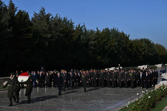 KKTC Büyükelçisi Korukoğlu'ndan Duygusal Anıtkabir Ziyareti