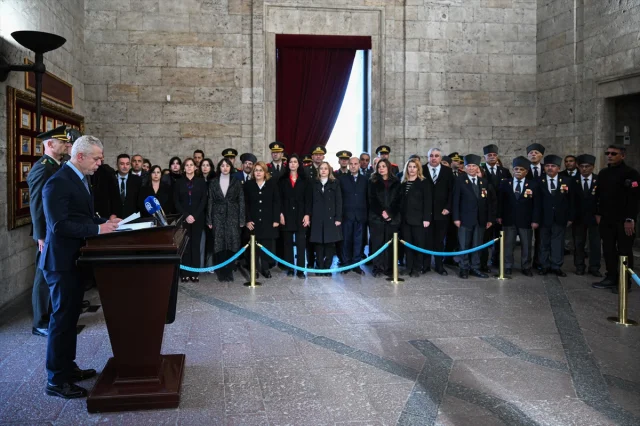 KKTC Büyükelçisi Korukoğlu'ndan Duygusal Anıtkabir Ziyareti
