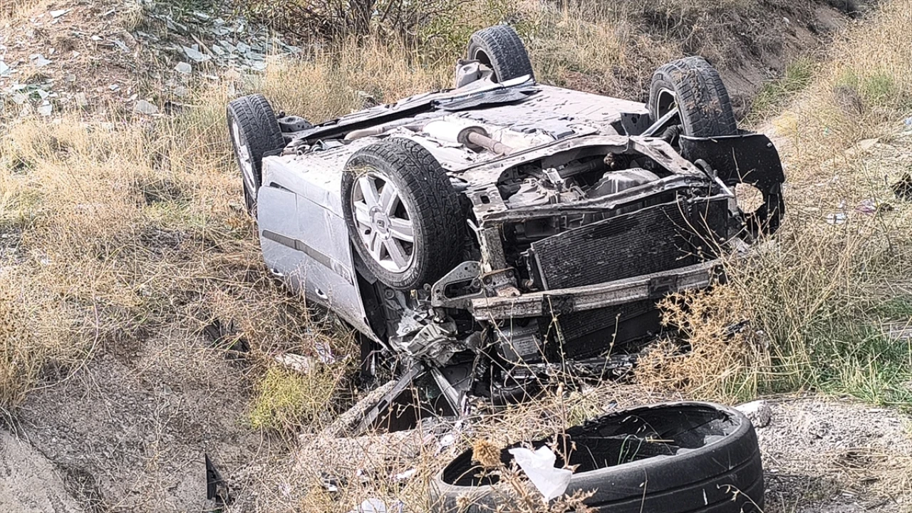 Kırıkkale'de Trafik Kazası: İki Araç Çarpıştı, 7 Kişi Yaralandı