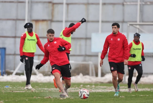 Sivasspor Erokspor Karşısında Hazırlıklarını Tamamladı