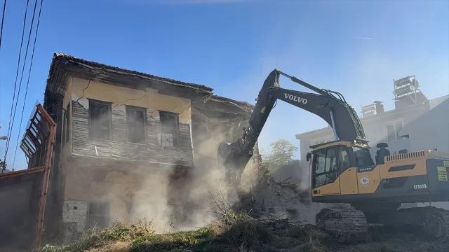 Burdur'da Yıkılan Metruk Binanın Arkasında Yatan Hikaye