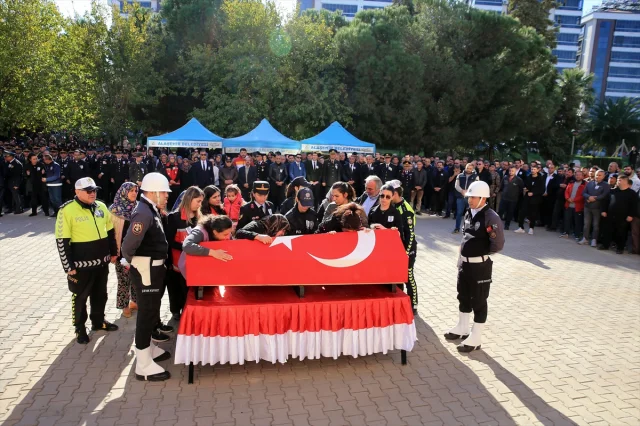 Manisa'da Kahraman Polis Son Yolculuğuna Duygusal Törenle Uğurlandı