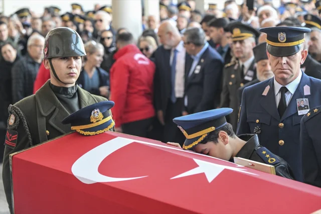Pilot Yarbay Gökhan Korkmaz İstanbul'da Gözyaşlarıyla Uğurlandı