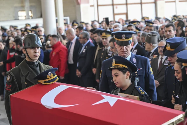 Pilot Yarbay Gökhan Korkmaz İstanbul'da Gözyaşlarıyla Uğurlandı