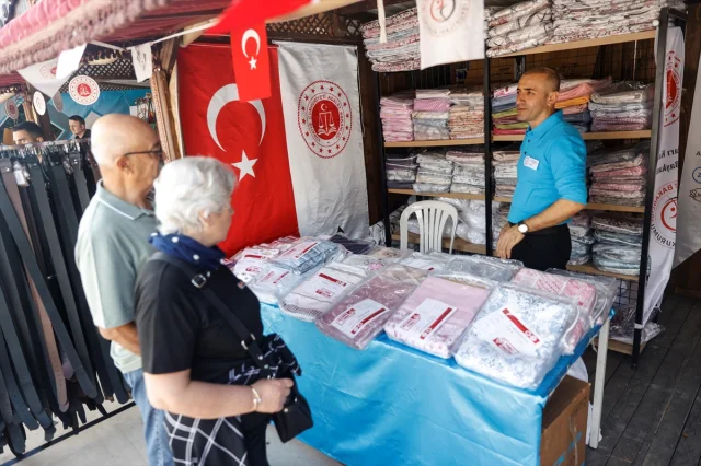 Mersin'de İşyurtları Fuarı Renkli Başladı: Hükümlülerin El Emeği Ürünleri Görücüde