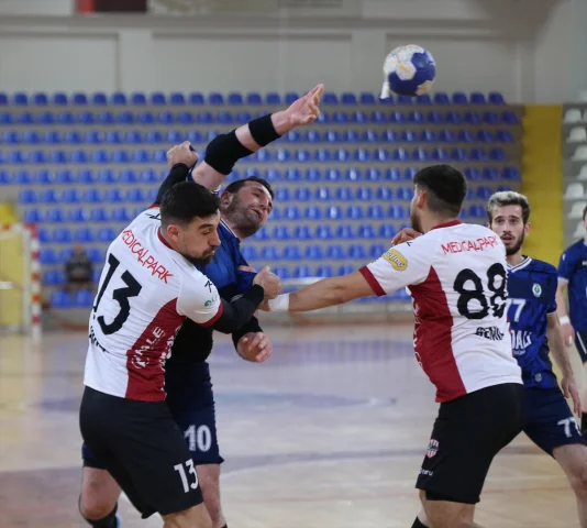 İstanbul Gençlik Hentbolde Rize Deplasmanında Fark Attı