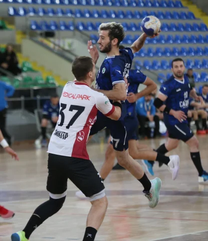 İstanbul Gençlik Hentbolde Rize Deplasmanında Fark Attı