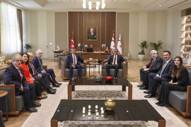Erhürman'dan CHP Lideri Özel'e KKTC'de Özel Karşılama