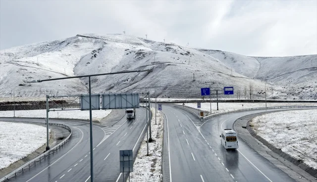 Üç Doğu İlimizi Yeni Kar Örtüsü Beyaza Bürüdü