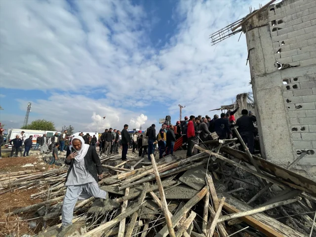 Şanlıurfa'da İnşaattaki Korkunç Çökme Sonrası Yaralılar Kurtarıldı