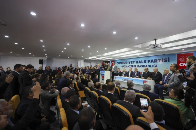 Özgür Özel Gaziantep'te Destek Arayışında