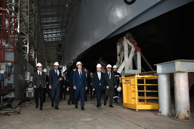 Savunma Sanayii Başkanı Tuzla'da Gelişmeleri Yerinde İnceledi