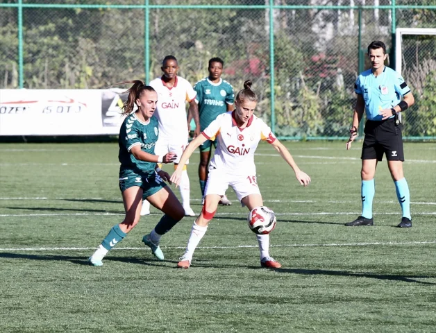 Galatasaray Gain Kadın Futbol Süper Ligi'nde Zirveyi Zorluyor