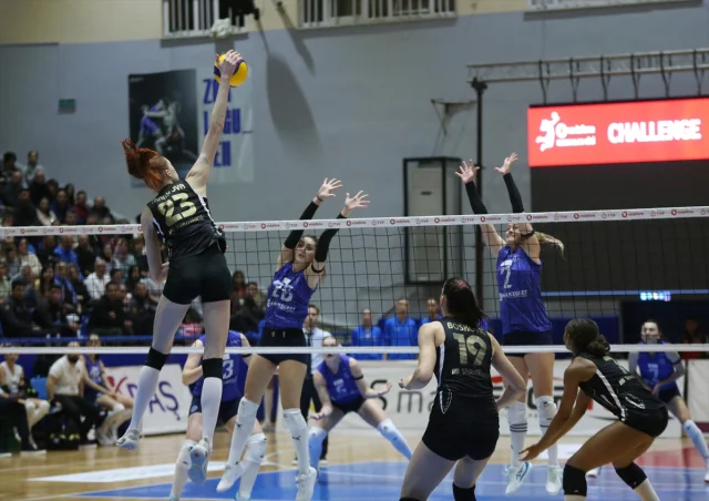 VakıfBank'ın Sultanlar Ligi'ndeki Zaferi Heyecan Yarattı