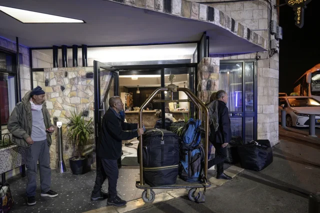 Doğu Kudüs'te Tedavileri Tamamlanan Filistinli Hastalar Gazze'ye Döndü