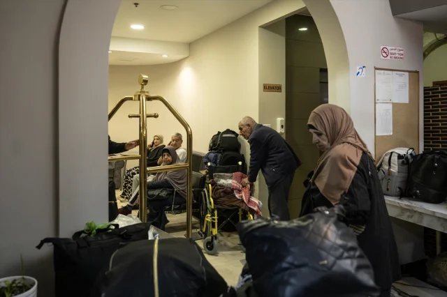 Doğu Kudüs'te Tedavileri Tamamlanan Filistinli Hastalar Gazze'ye Döndü