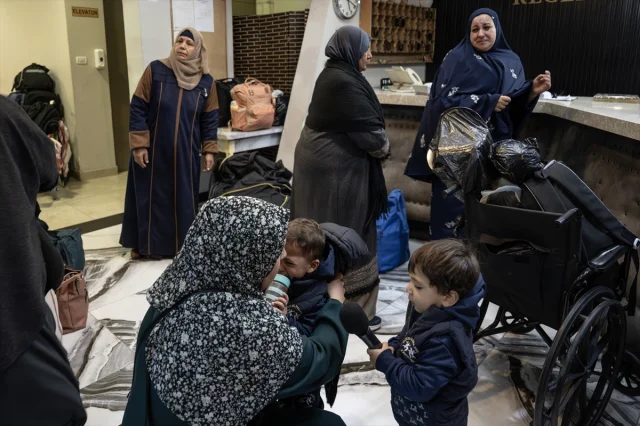 Doğu Kudüs'te Tedavileri Tamamlanan Filistinli Hastalar Gazze'ye Döndü