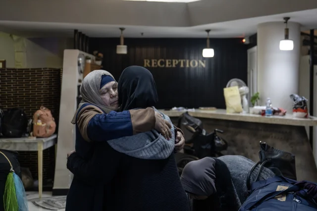Doğu Kudüs'te Tedavileri Tamamlanan Filistinli Hastalar Gazze'ye Döndü