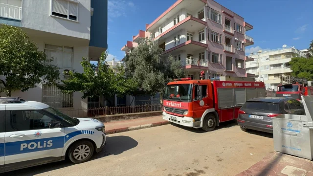 Antalya'da metruk binadaki yangın can aldı