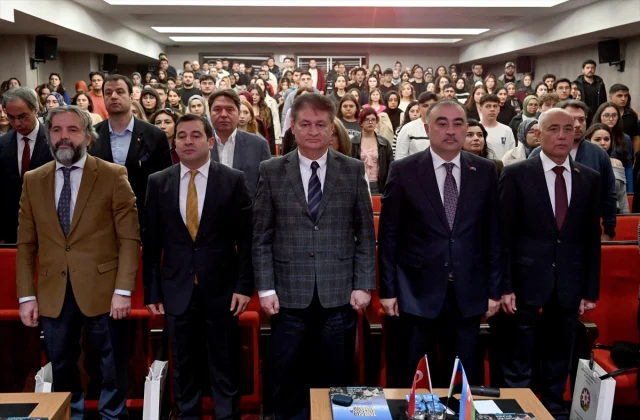 Azerbaycan'ın Zorlu Mücadelesi: 'Taşları Toplama Zamanı' Kitabı Ankara'da Tanıtıldı